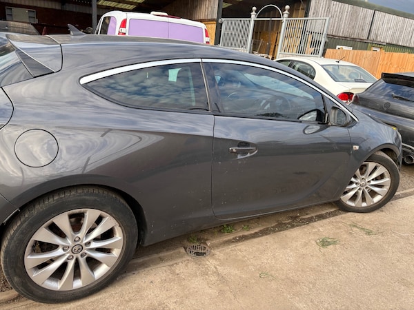 Used Vauxhall Astra GTC 2012 for sale - 75644649: Photo 3