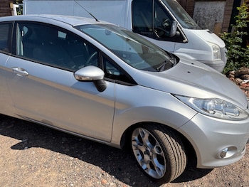 Used Ford Fiesta 2011 for sale - 75633232: Photo