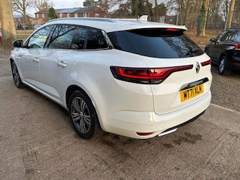 Used Renault Megane 2022 for sale - 77780772: Photo