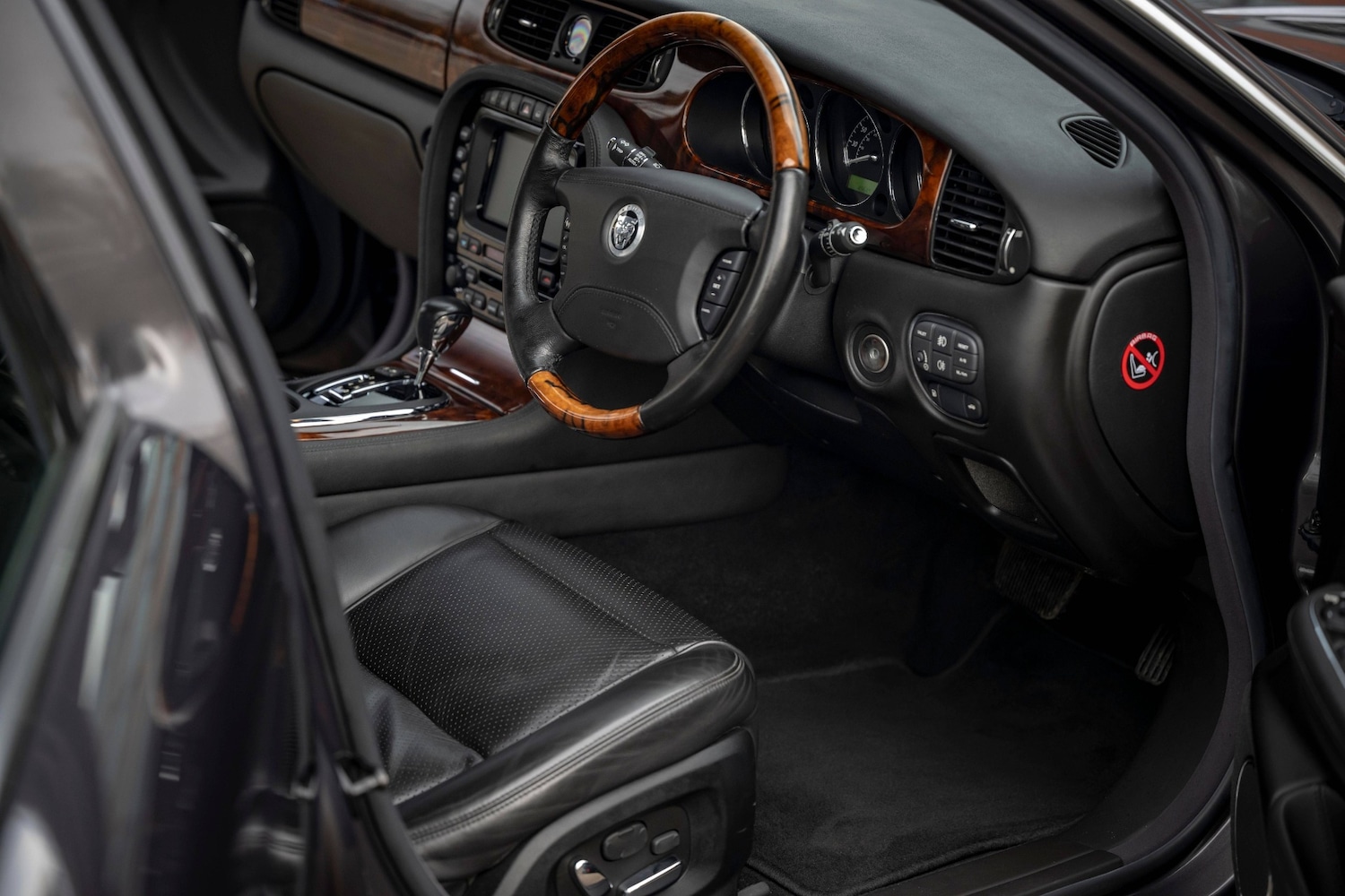 Used Jaguar XJ 2025 for sale - 76541645: Photo 10