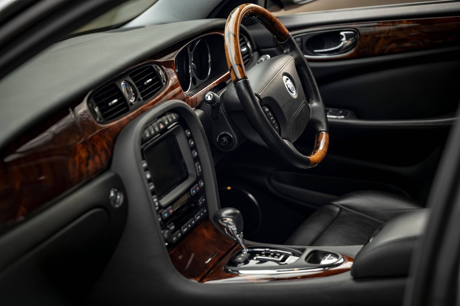 Used Jaguar XJ 2025 for sale - 76541645: Photo 7