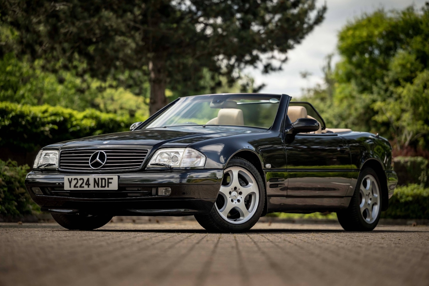 Used Mercedes-Benz SL 2001 for sale - 76159622: Photo 1