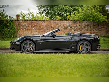Used Ferrari California 2009 for sale - 78564987: Photo