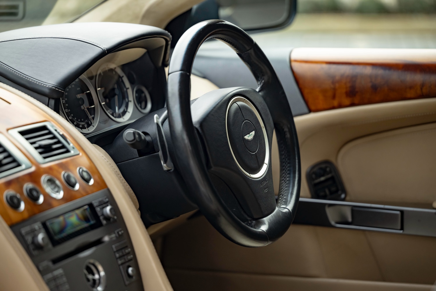 Used Aston Martin DB9 2005 for sale - 77607399: Photo 6