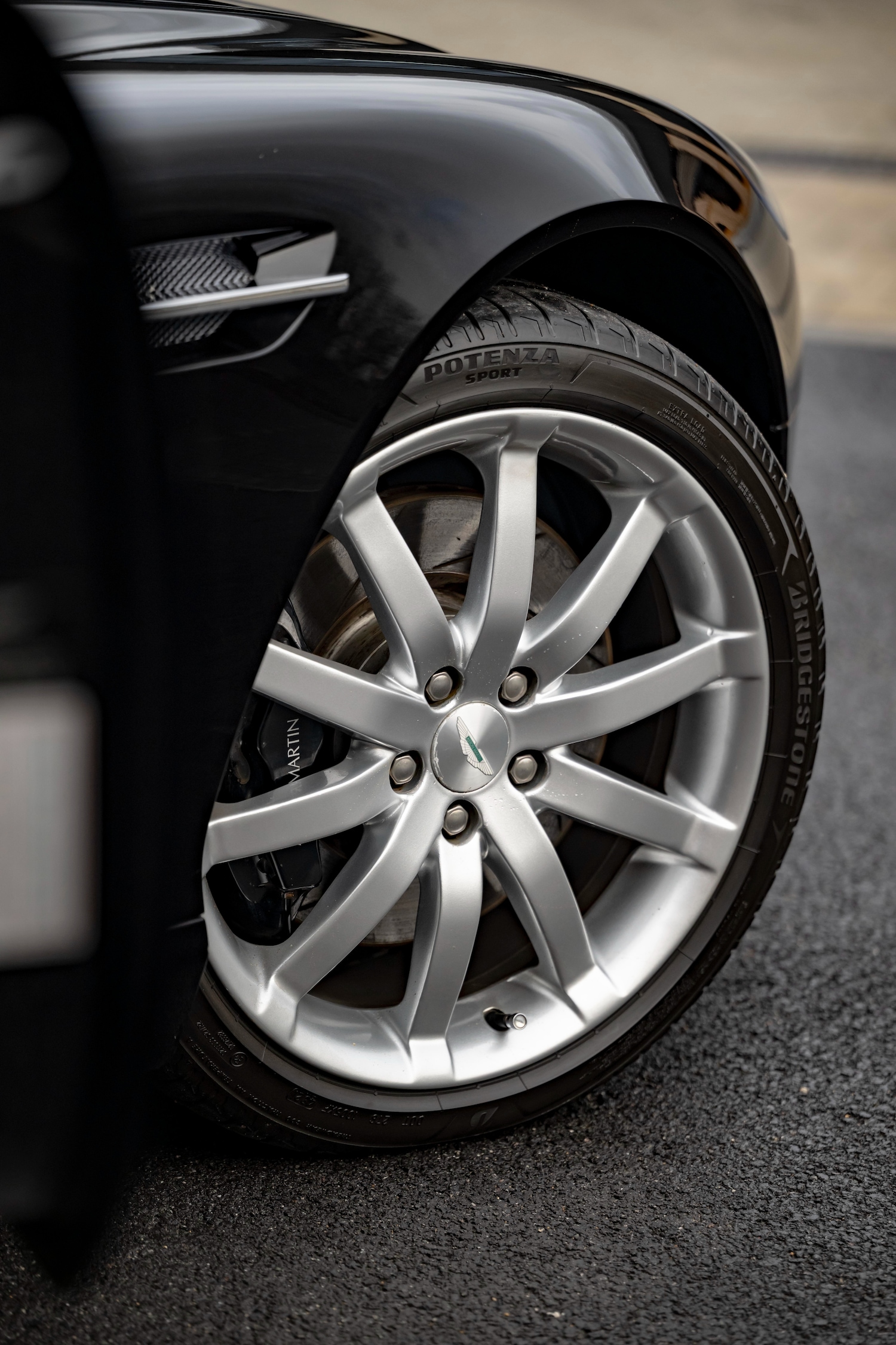 Used Aston Martin DB9 2005 for sale - 77607399: Photo 8