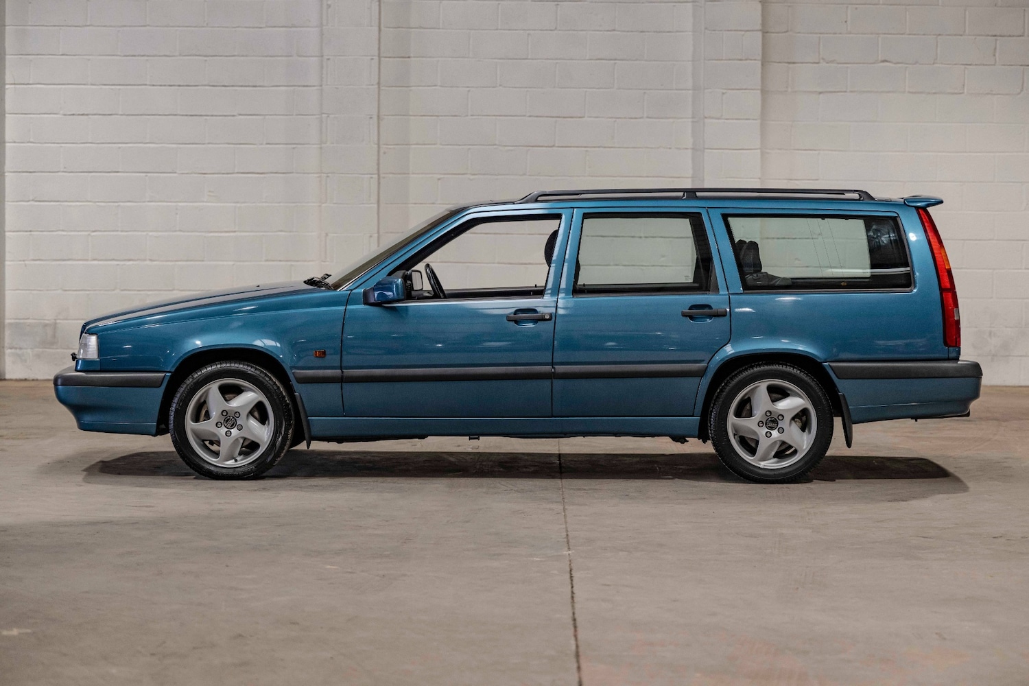 Used Volvo 850 1996 for sale - 76391259: Photo 9