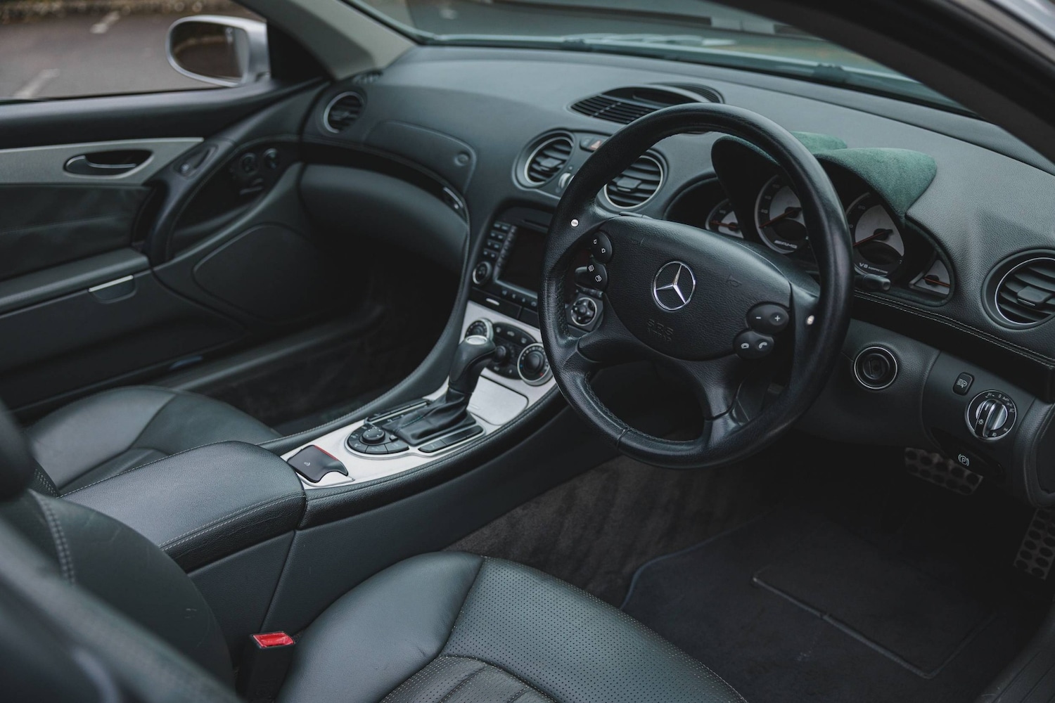 Used Mercedes-Benz SL 2005 for sale - 76273172: Photo 6