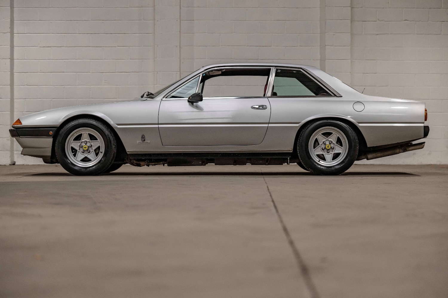 Used Ferrari 400i 1984 for sale - 76638377: Photo 3