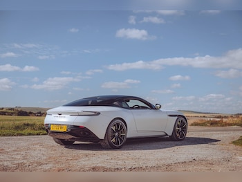 Used Aston Martin DB11 2022 for sale - 76143461: Photo 4