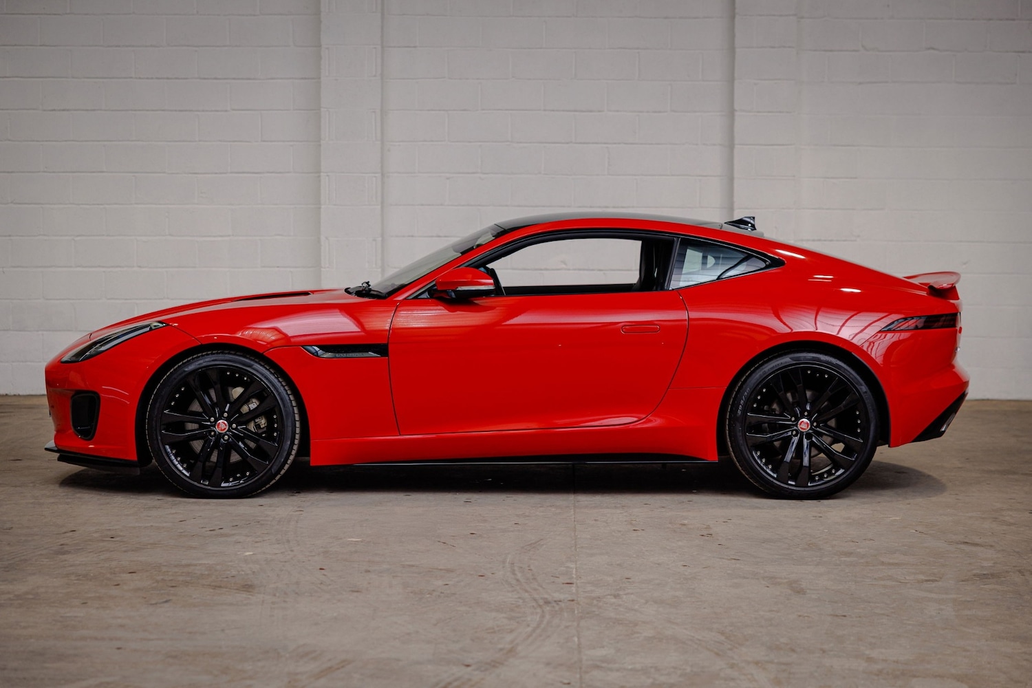 Used Jaguar F-Type 2017 for sale - 77515400: Photo 4