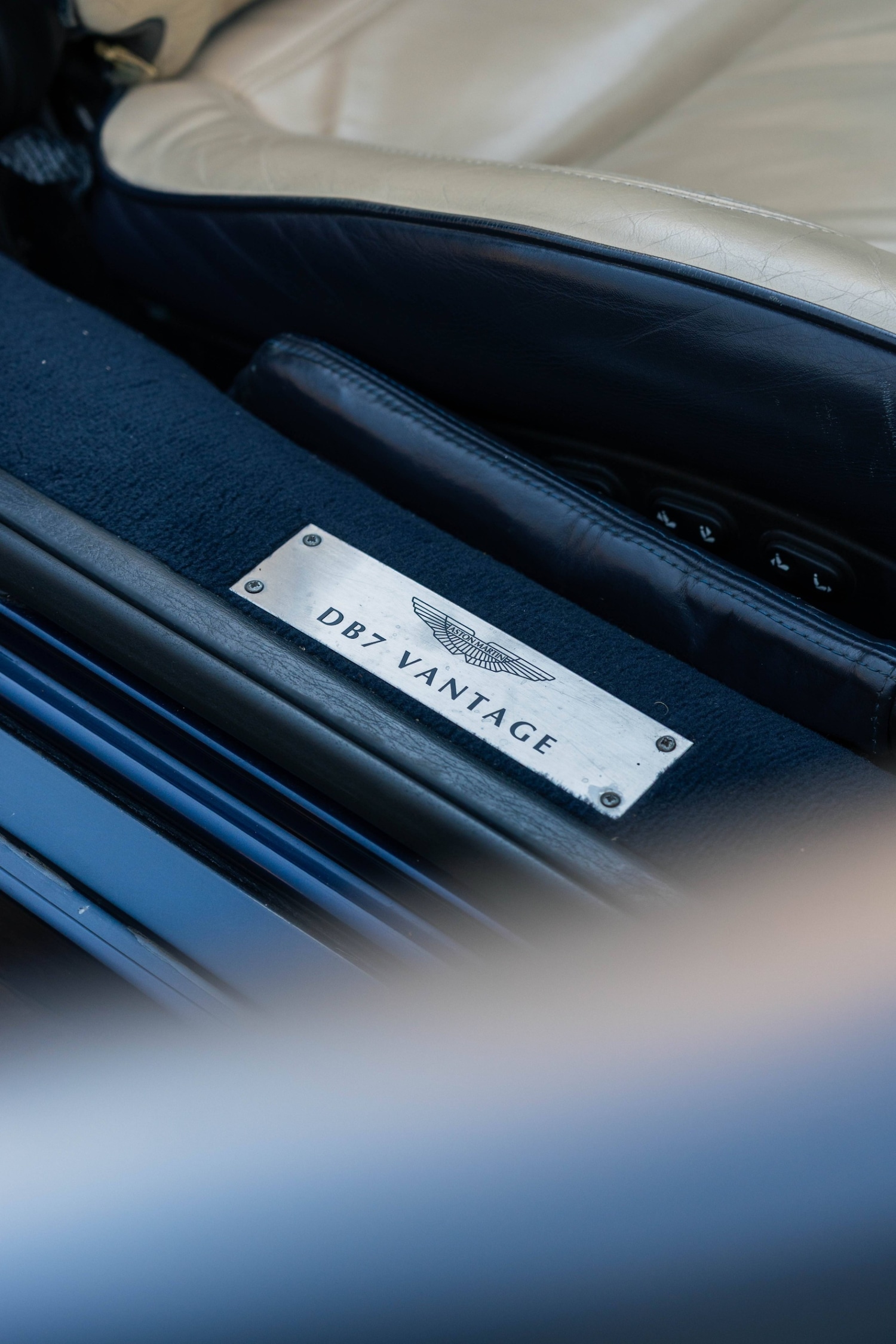 Used Aston Martin DB7 2000 for sale - 76682667: Photo 11