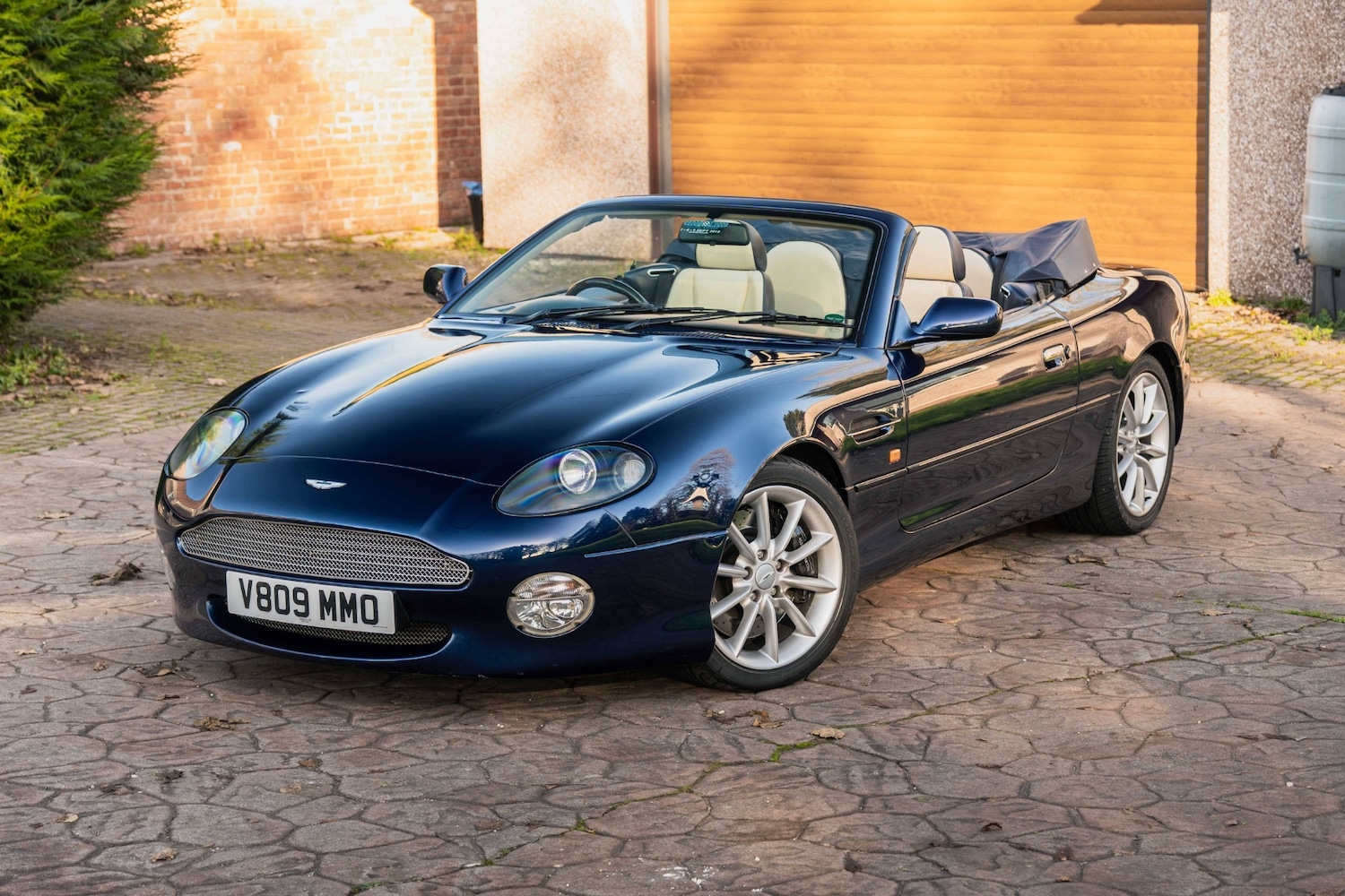 Used Aston Martin DB7 2000 for sale - 76682667: Photo 3