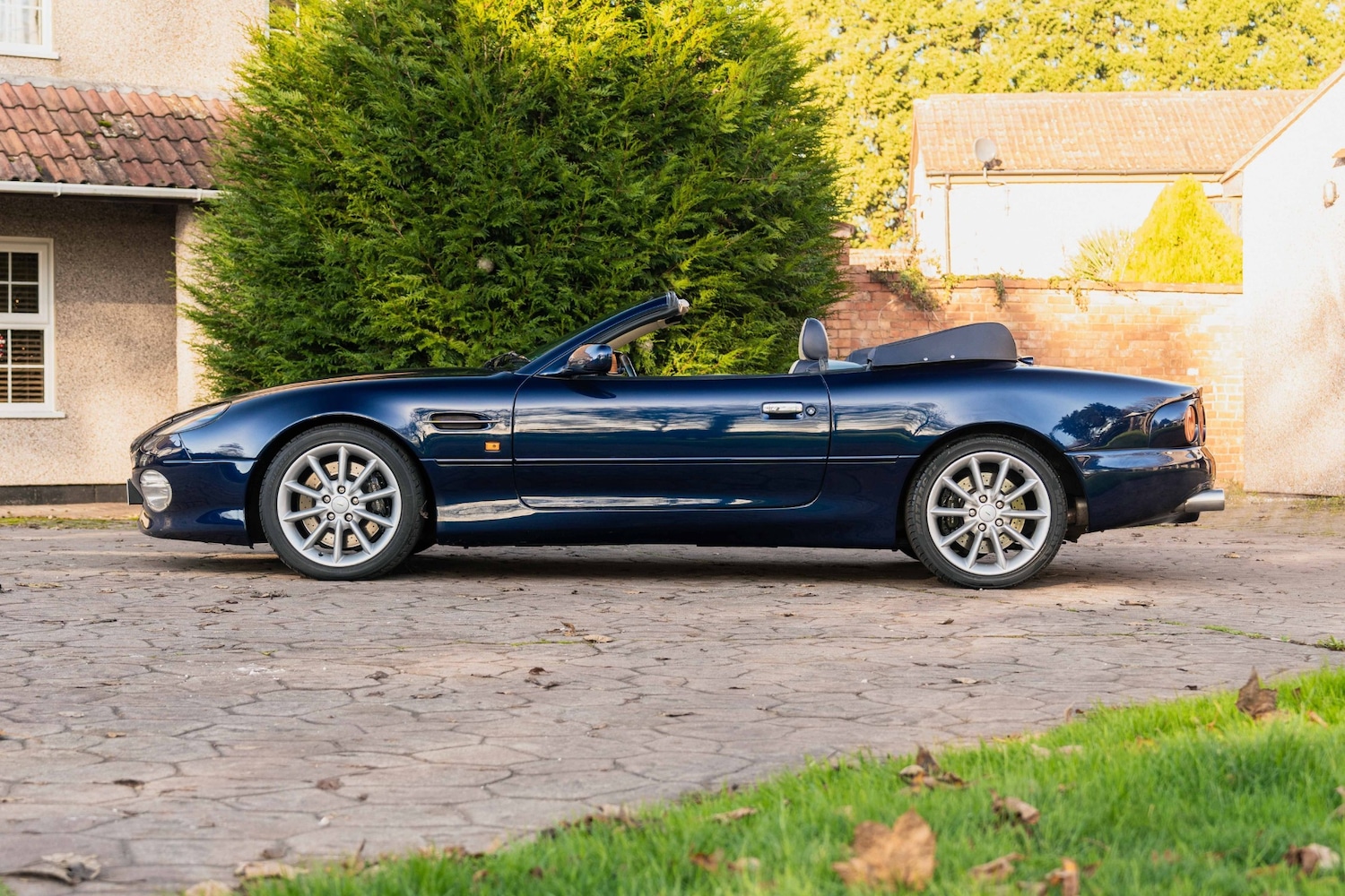 Used Aston Martin DB7 2000 for sale - 76682667: Photo 6
