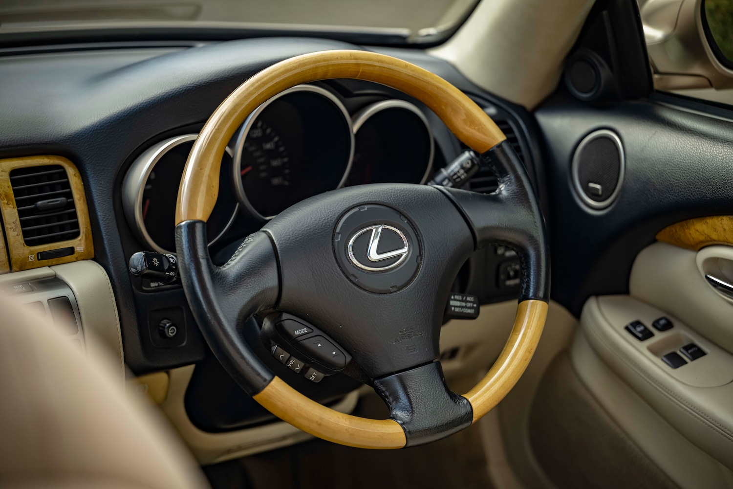 Used Lexus SC 2004 for sale - 77715174: Photo 5