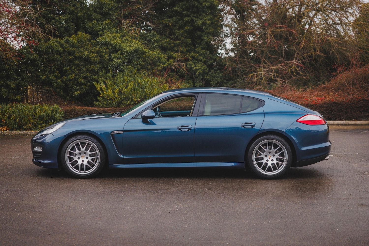 Used Porsche Panamera 2025 for sale - 77432224: Photo 4