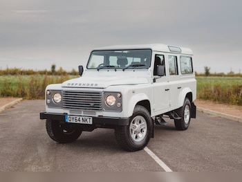 Land Rover - Defender