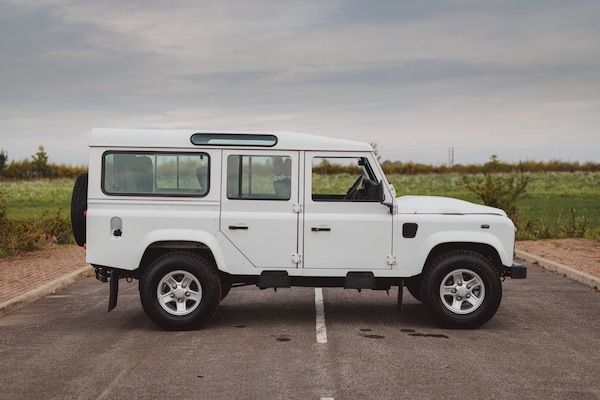Used Land Rover Defender 2014 for sale - 76252344: Photo 9