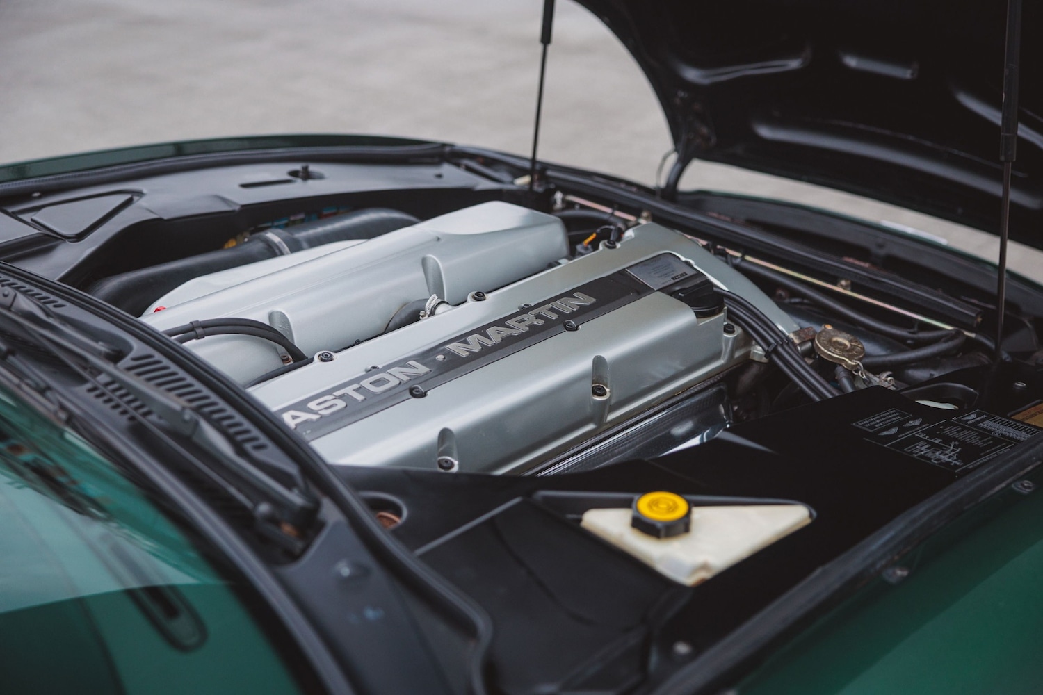 Used Aston Martin DB7 1998 for sale - 77431445: Photo 6