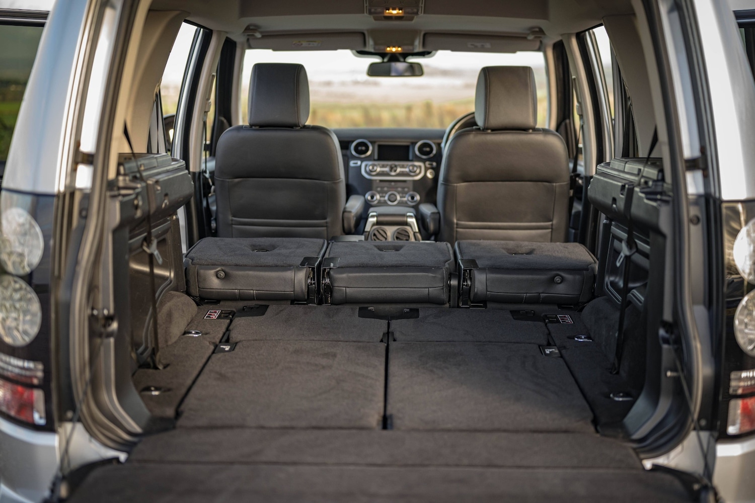 Used Land Rover Discovery 2016 for sale - 76477000: Photo 14