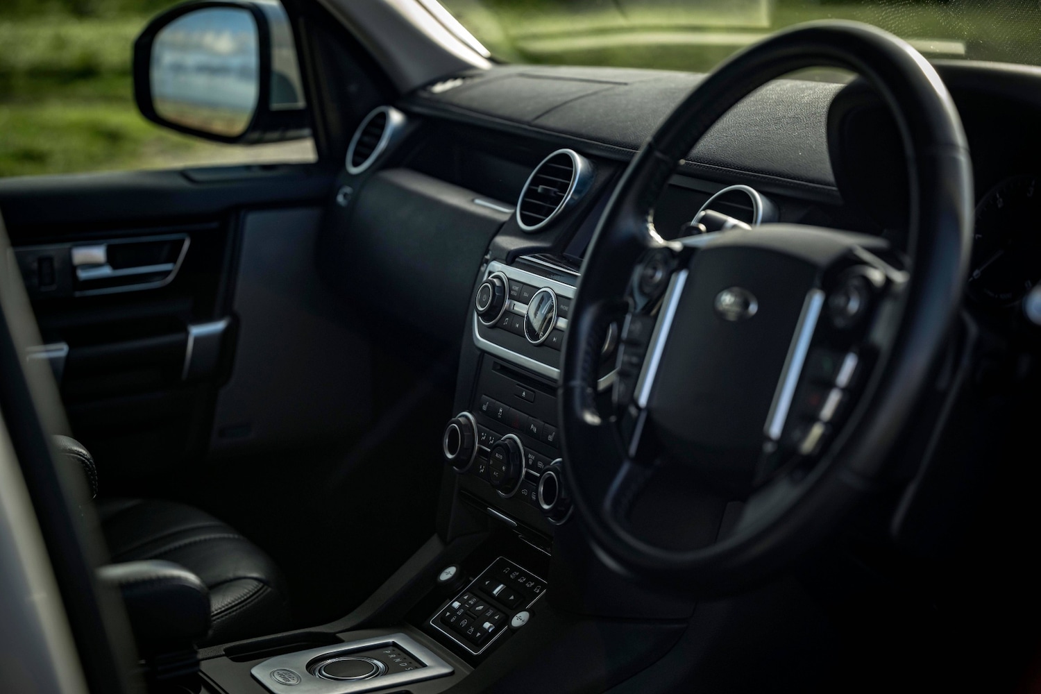 Used Land Rover Discovery 2016 for sale - 76477000: Photo 4