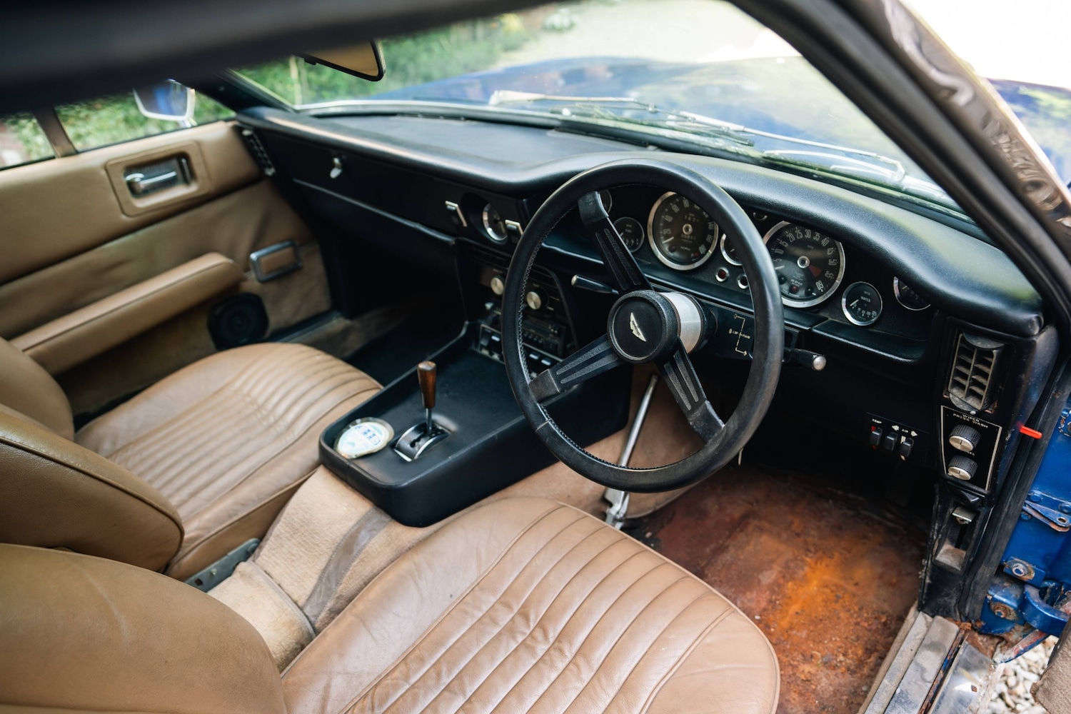 Used Aston Martin Vantage 1973 for sale - 76722377: Photo 4