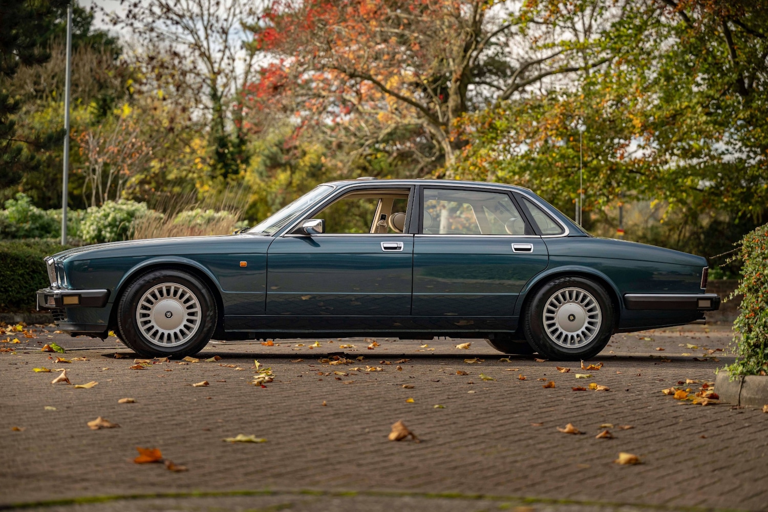 Used Jaguar XJ12 1994 for sale - 76381896: Photo 4