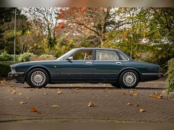 Used Jaguar XJ12 1994 for sale - 76381896: Photo