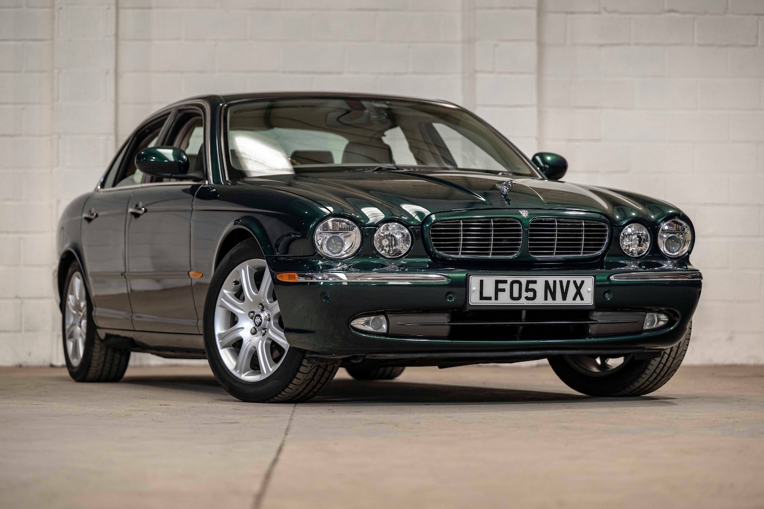 Used Jaguar XJ 2025 for sale - 76362722: Photo 1