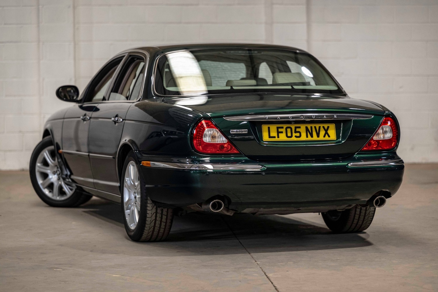 Used Jaguar XJ 2025 for sale - 76362722: Photo 4