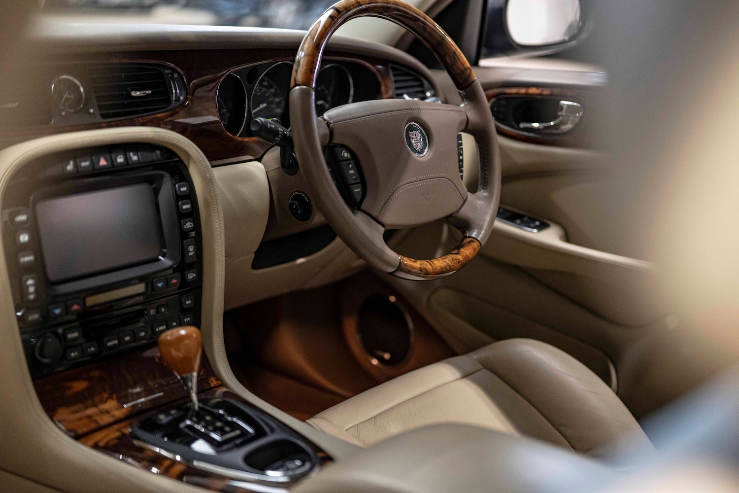 Used Jaguar XJ 2025 for sale - 76362722: Photo 6