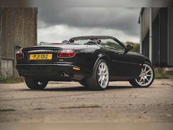 Used Jaguar XKR 2001 for sale - 76252428: Photo 4