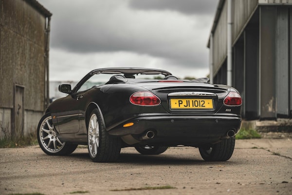 Used Jaguar XKR 2001 for sale - 76252428: Photo 5