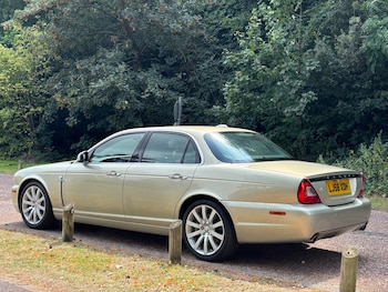 Used Jaguar XJ 2009 for sale - 75890868: Photo