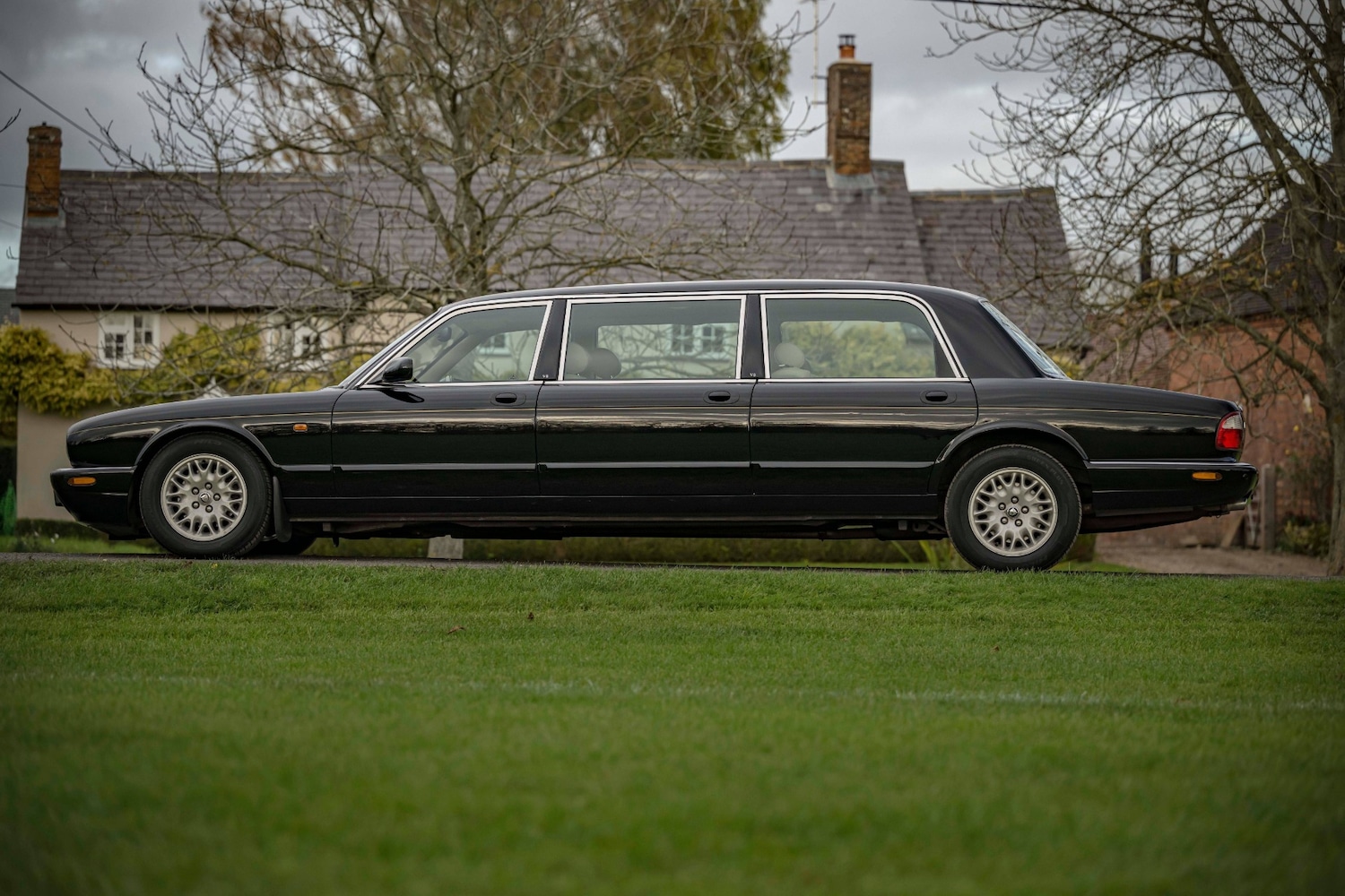 Used Jaguar XJ 2003 for sale - 76392336: Photo 11