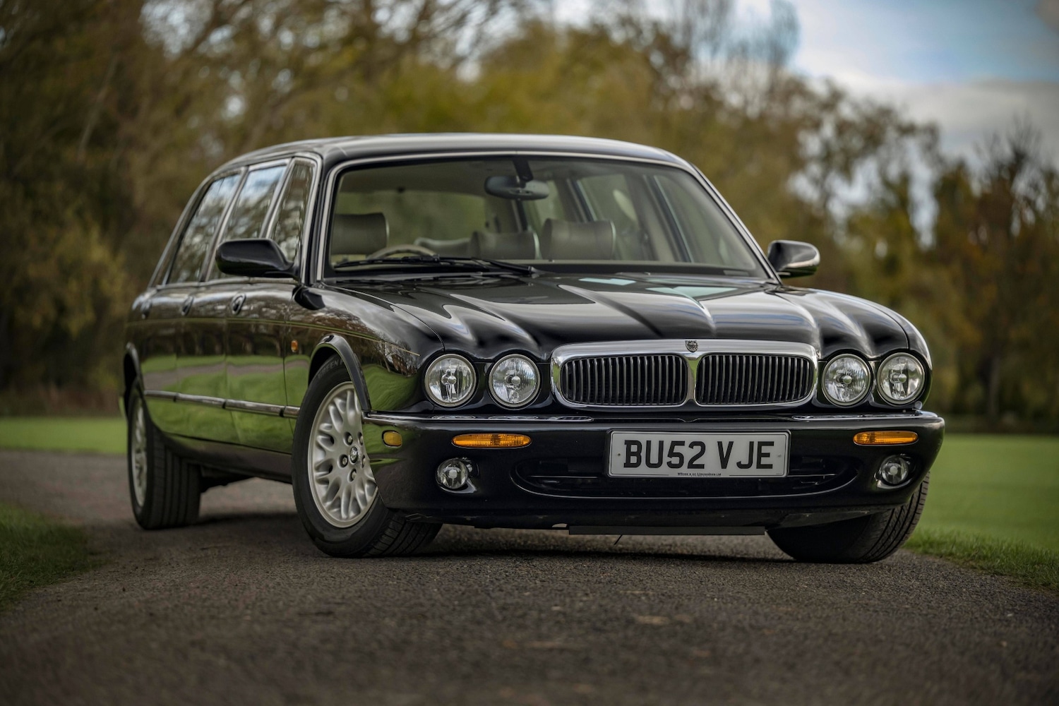 Used Jaguar XJ 2003 for sale - 76392336: Photo 3