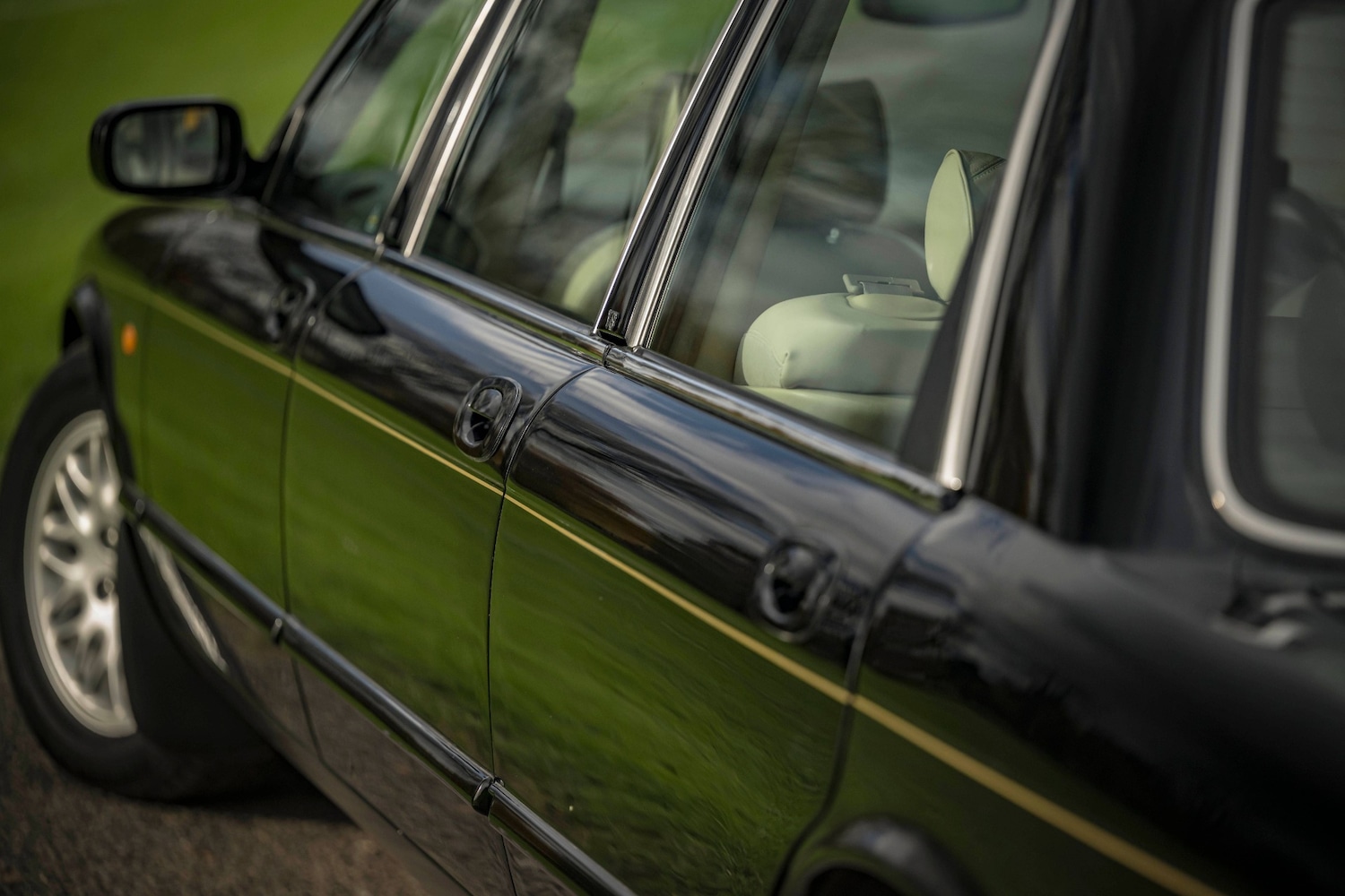 Used Jaguar XJ 2003 for sale - 76392336: Photo 7