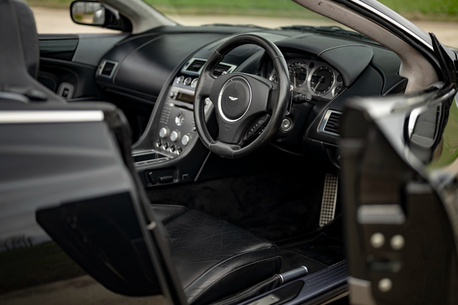 Used Aston Martin DB9 2006 for sale - 77716255: Photo 5