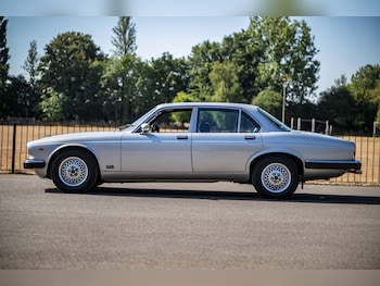 Used Jaguar XJ 1982 for sale - 79559310: Photo