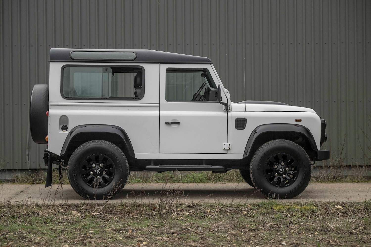 Used Land Rover Defender 2013 for sale - 77801907: Photo 4