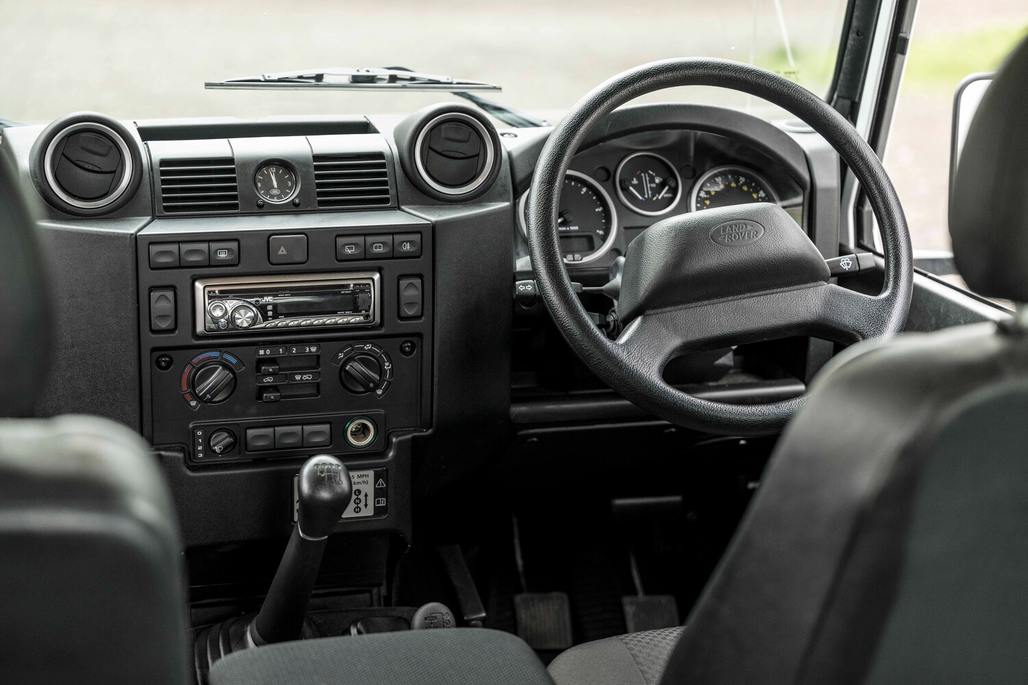 Used Land Rover Defender 2013 for sale - 77801907: Photo 5