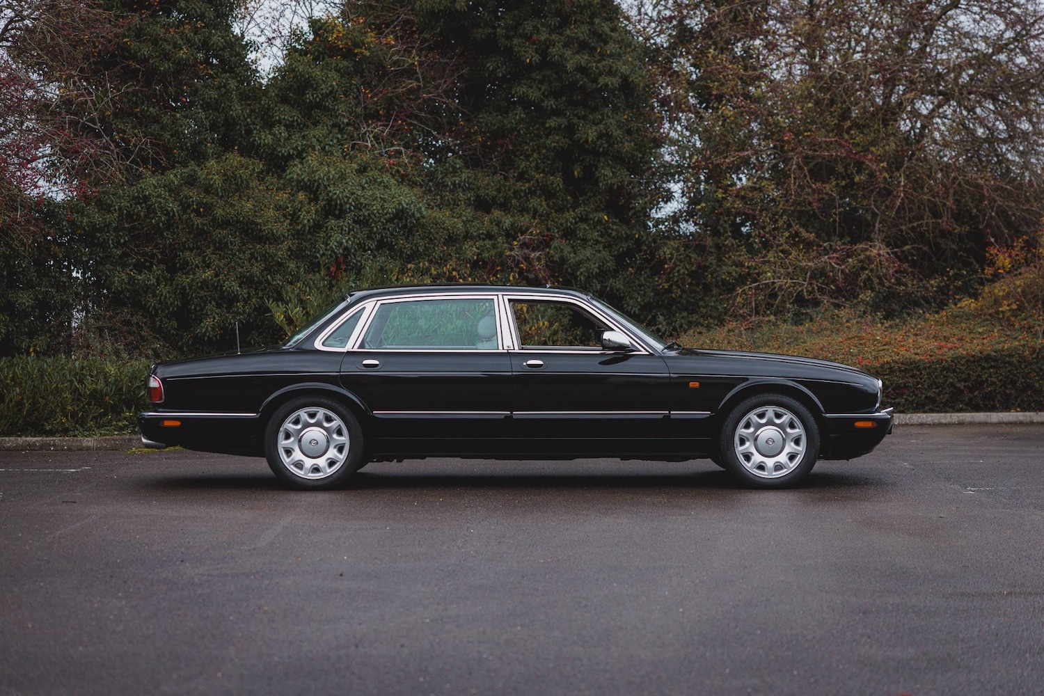 Used Daimler 4.0 2001 for sale - 76553736: Photo 9