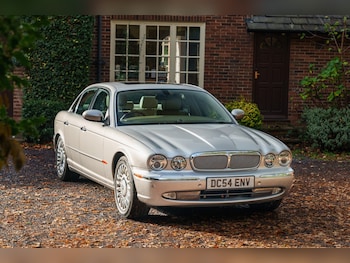 Used Jaguar XJ 2004 for sale - 76706318: Photo