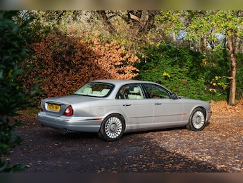 Used Jaguar XJ 2004 for sale - 76706318: Photo
