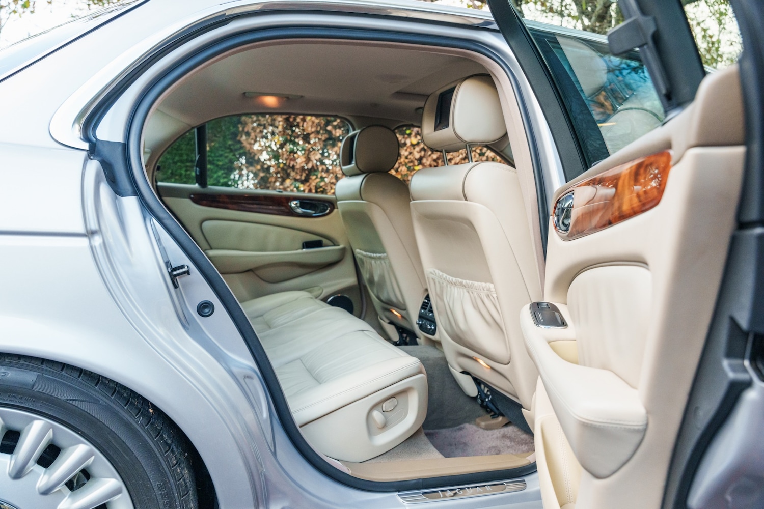 Used Jaguar XJ 2025 for sale - 76706318: Photo 8