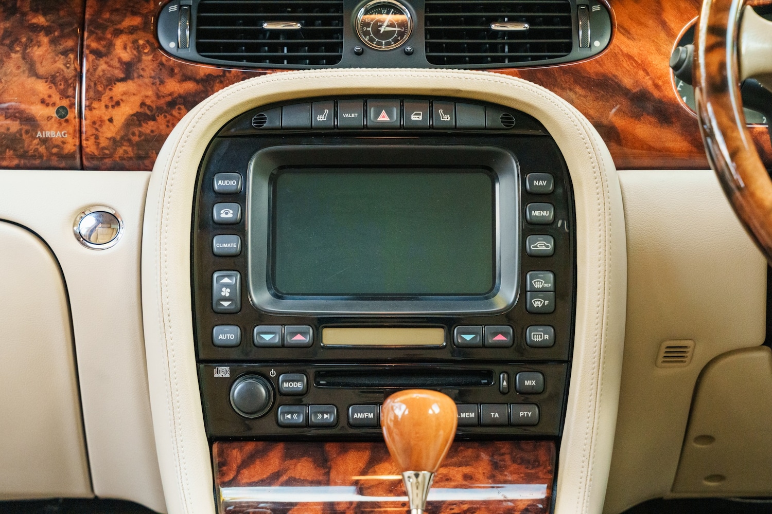 Used Jaguar XJ 2025 for sale - 76706318: Photo 9