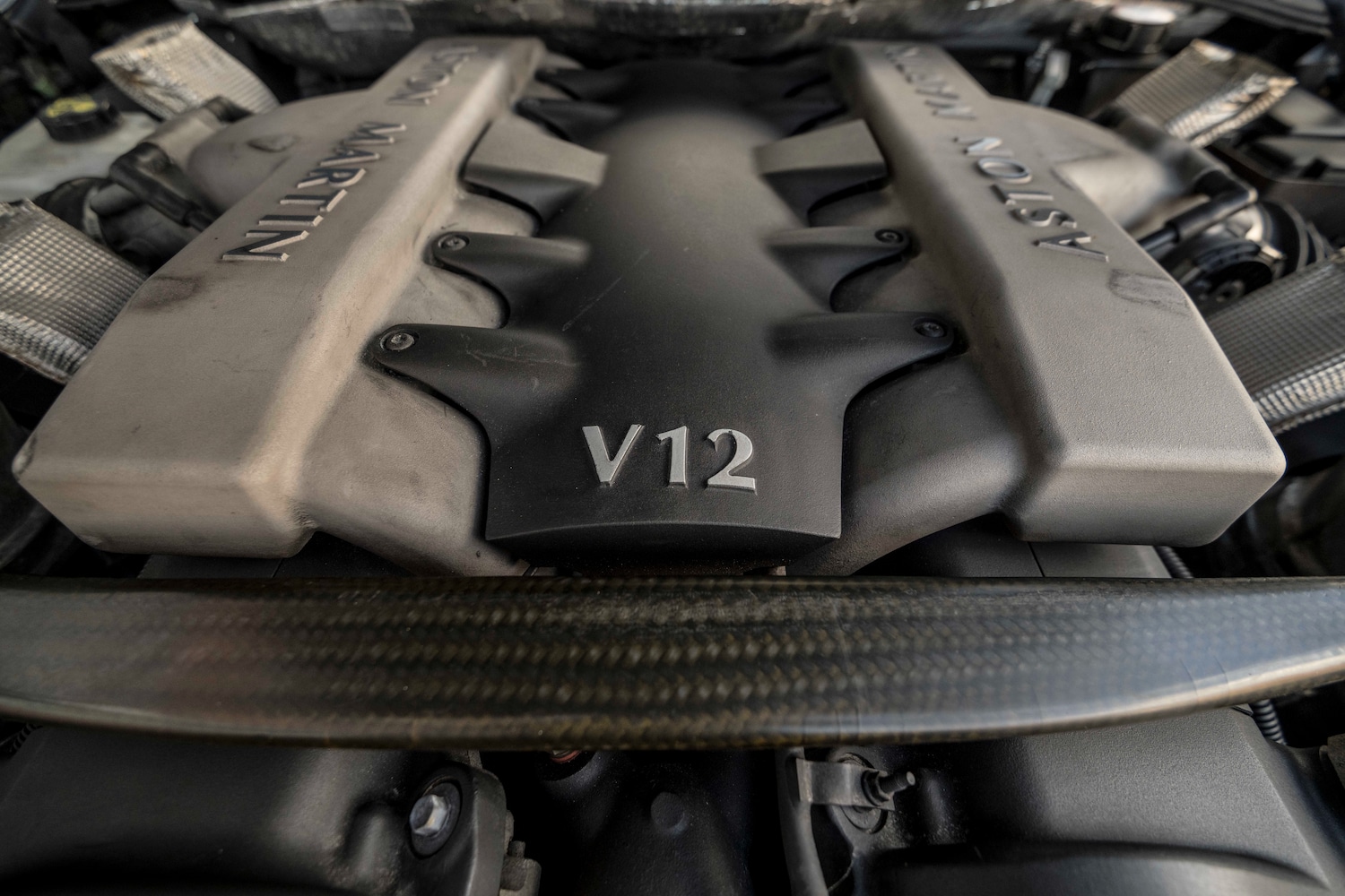 Used Aston Martin Vanquish 2001 for sale - 78064198: Photo 6