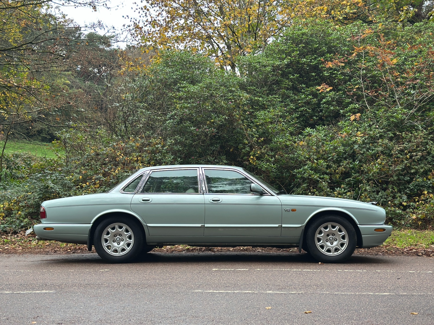 Used Jaguar XJ 1999 for sale - 76507385: Photo 6