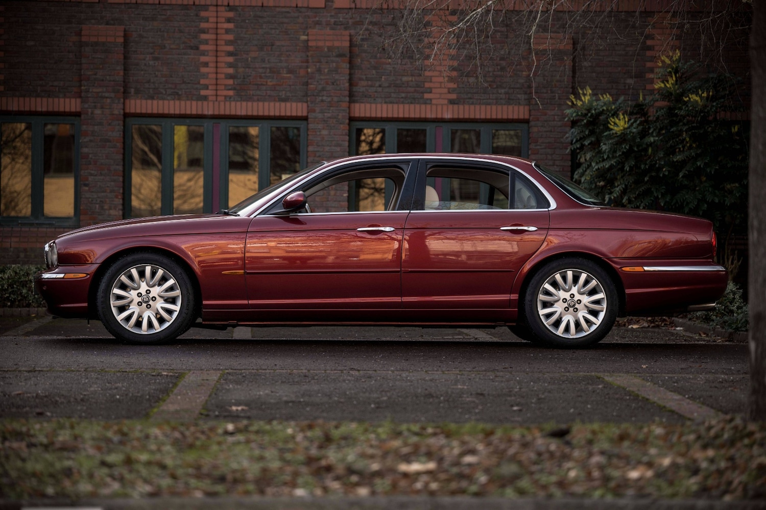 Used Jaguar XJ 2023 for sale - 76722387: Photo 3