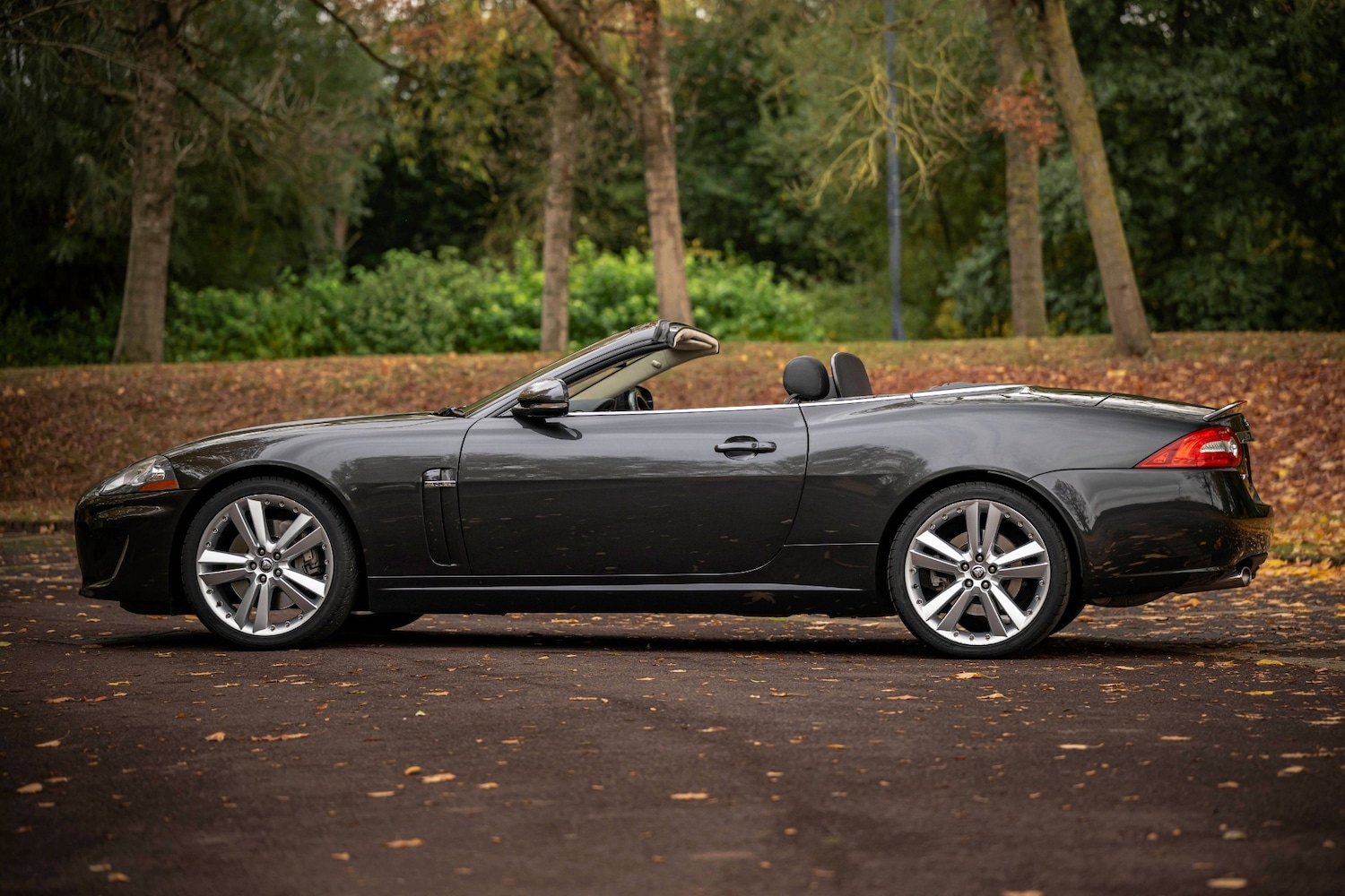 Used Jaguar XK 2011 for sale - 76426076: Photo 10