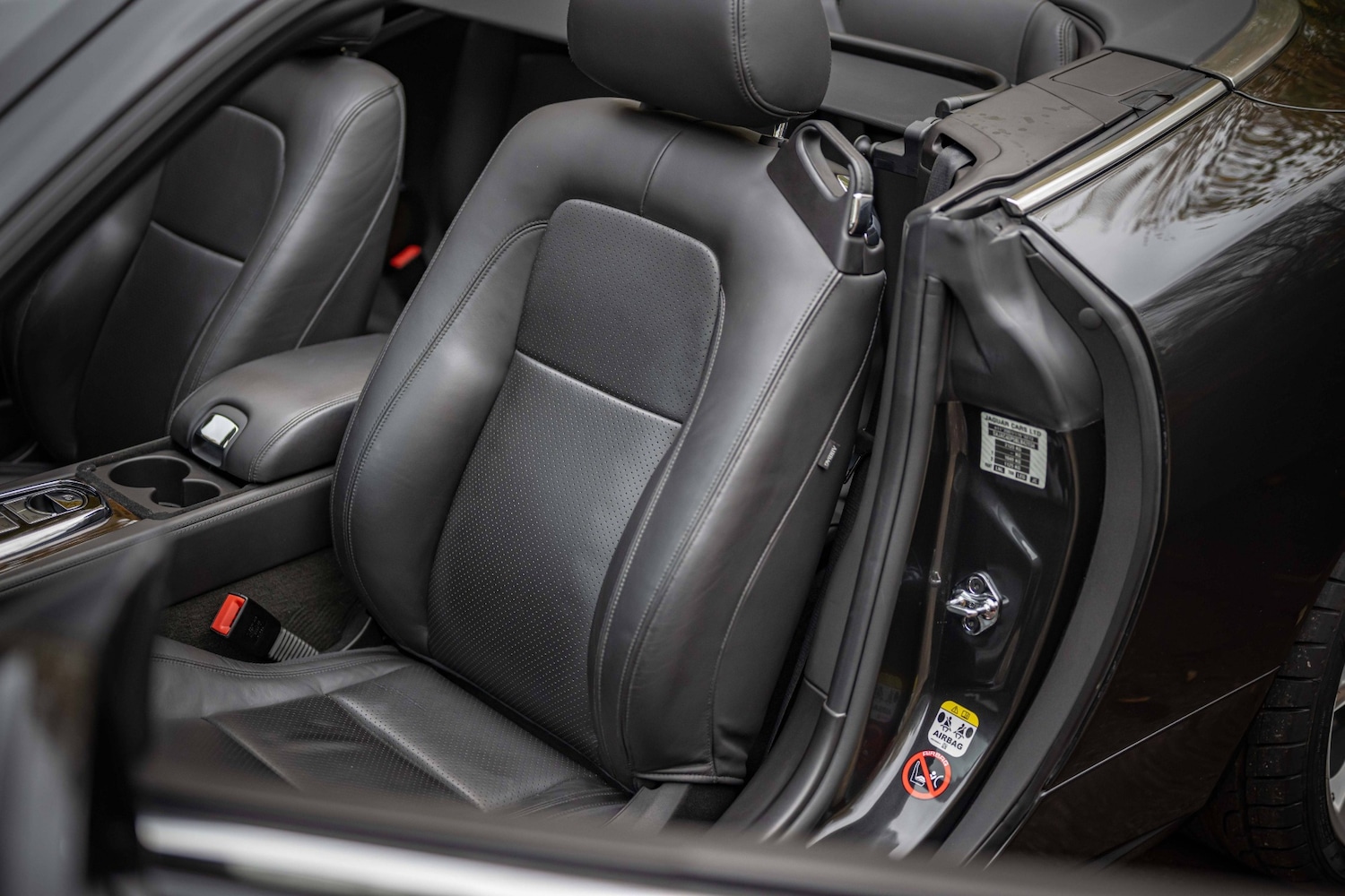 Used Jaguar XK 2011 for sale - 76426076: Photo 14